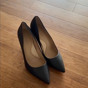 Banana Republic Madison 12-Hour Pump